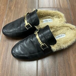 Steve Madden Black Leather slip on loafers with fur